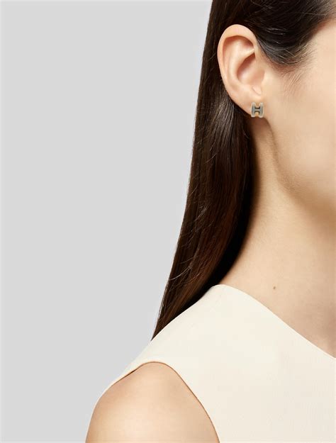 mini pop h earrings hermes|Hermes horn and lacquer earrings.